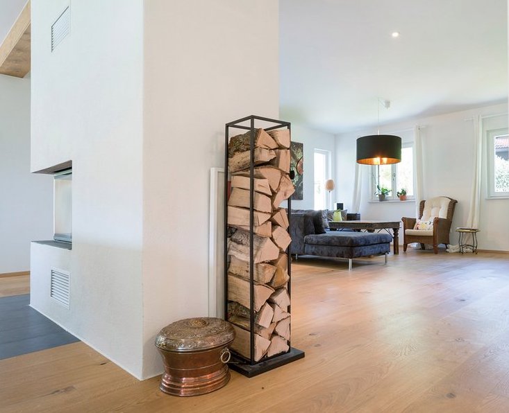 Ein Haus von innen mit Kamin